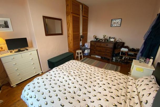 Hall Grove, - Photo 1
