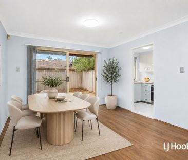 Semi-Detached Townhouse with Sunny, Light-Filled Appeal - Photo 2