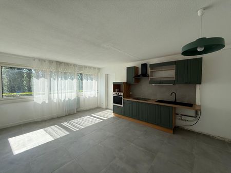Location Appartement 4 pièces 75m² - Photo 4