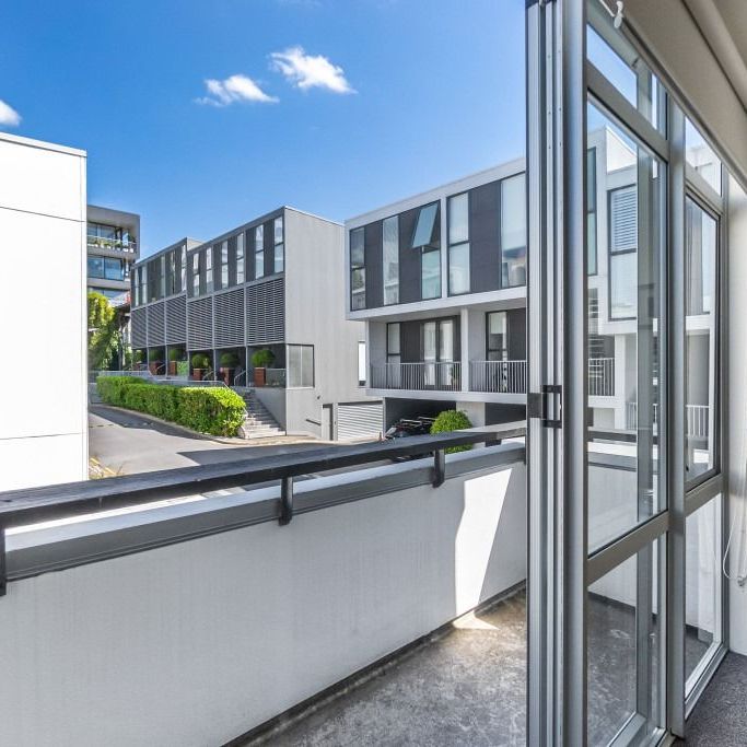 Spacious Terrace Home with Private Courtyard and Two Carparks - Photo 1