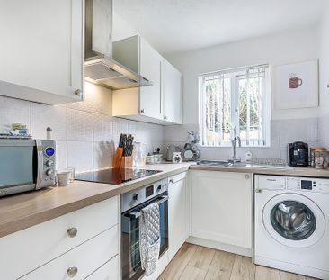 2 bedroom terraced house to rent - Photo 4