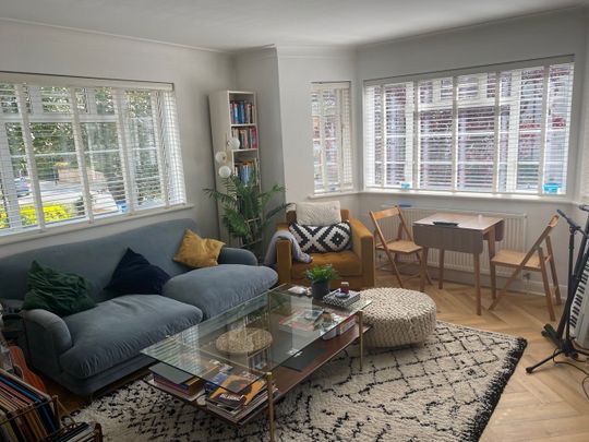 Room in a Shared Flat, St. Leonards Road, SW14 - Photo 1