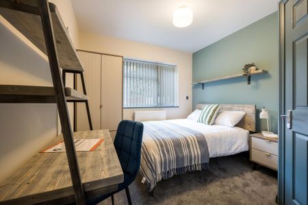 1 bedroom in a house share to rent - Photo 5