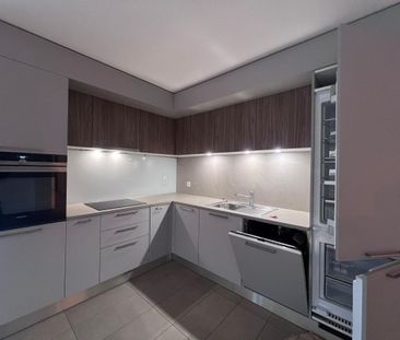 Grand appartement de 4,5 pièces dans un quartier récent - Photo 3