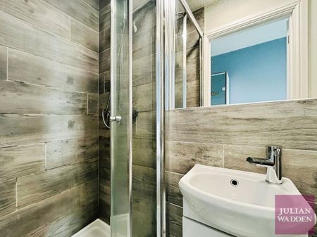 1 bedroom in a house share to rent - Photo 5