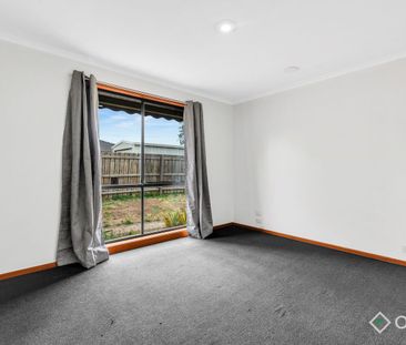 CONVENIENT WERRIBEE LOCATION - Photo 3