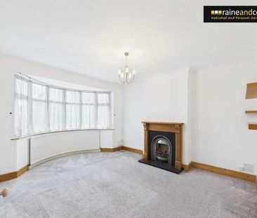 Aberdale Gardens, Potters, EN6 - Photo 2