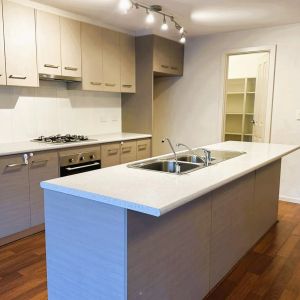 Modern 3-Bedroom Home in a Prime Prospect Location. - Photo 2