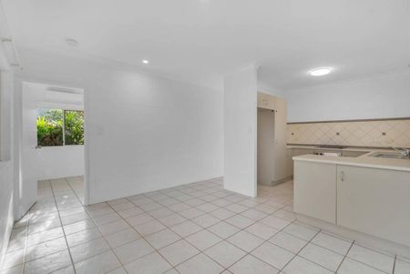 Family Home in Mount Sheridan - Fully Tiled - Nature Reserve Backdrop - Photo 2