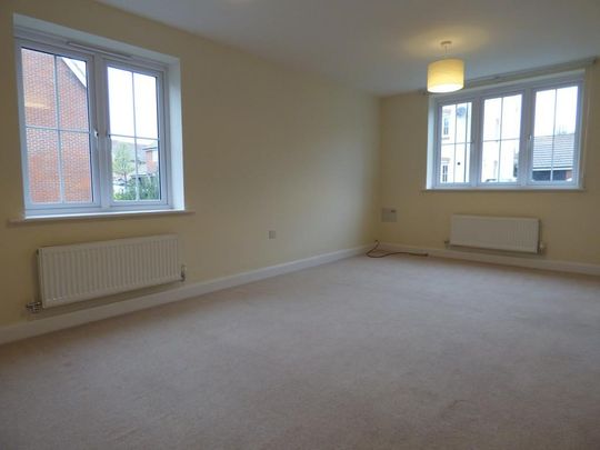 3 bedroom end of terrace house to rent - Photo 1