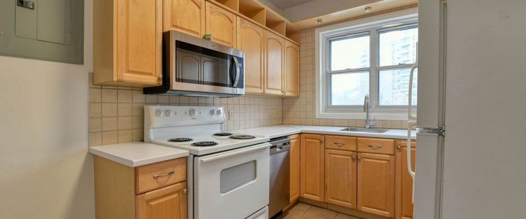 Lennox-Deacon | 6211 Avenue Lennox, Montreal - Photo 1