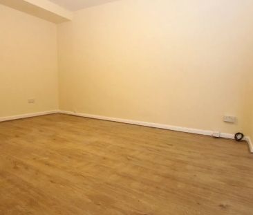 Eleanor Cross Road, Waltham Cross, Hertfordshire, EN8 - Photo 3