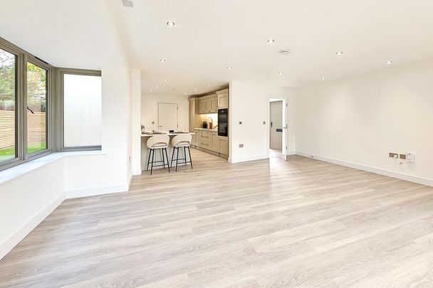 4 bedroom detached house to rent - Photo 1