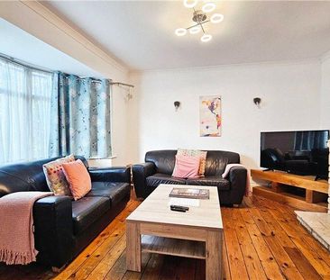 4 bedroom bungalow to rent - Photo 1