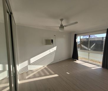 30 Van Dieman Cres, Springwood, Qld 4127 - Photo 2