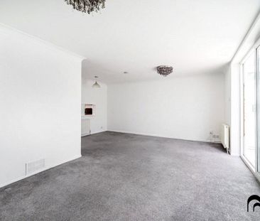 3 bedroom end of terrace house to rent - Photo 3