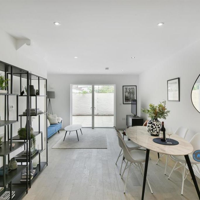 1 bedroom in a house share to rent - Photo 1