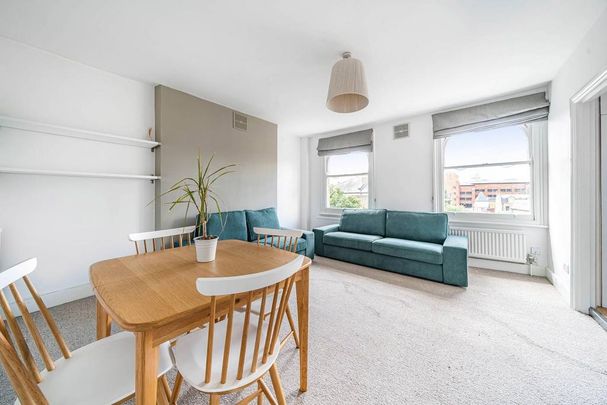 2 bedroom flat to rent - Photo 1