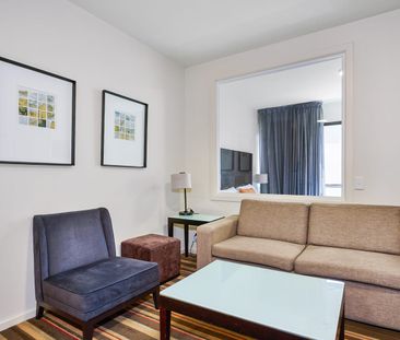 Fully Furnished 1 bedroom Super Central Apartment - Photo 1