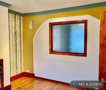 3 bedroom semi-detached house to rent - Photo 6