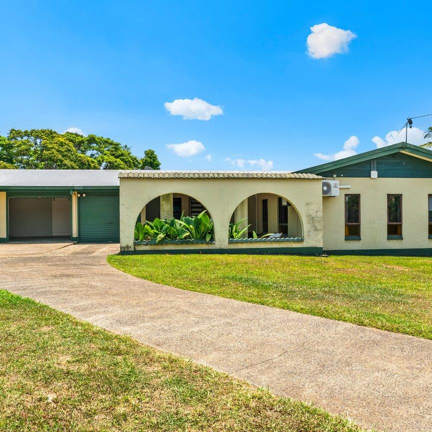 Family home with large yard - Photo 1