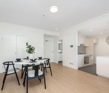 Stylish Two-Bedroom Apartment with City Views in the Heart of Parra... - Photo 1