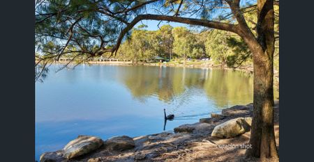 Ocean views in prime Manly Vale setting - Photo 2