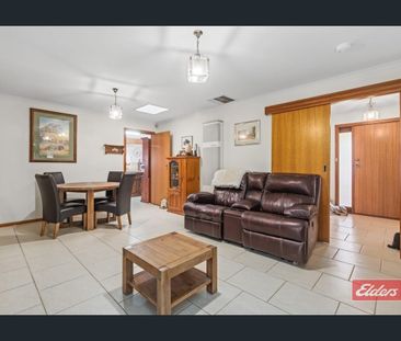 LOVELY HOME - GREAT LOCATION - Photo 2