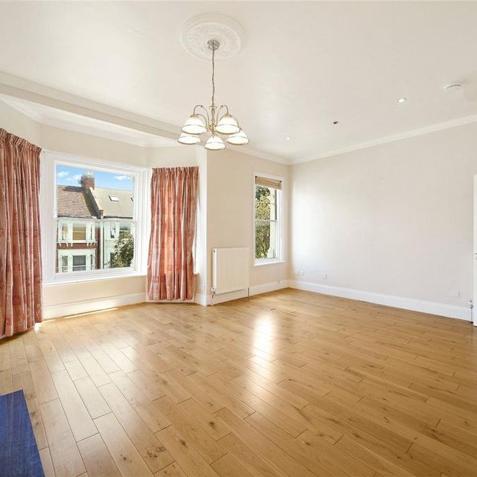 3 bedroom flat to rent - Photo 1