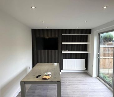 1 bedroom in a house share to rent - Photo 3