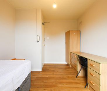 Room 6, East Road, Cambridge - Photo 5