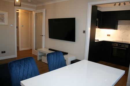 IMMACULATE 2 BEDROOM FLAT – BROCHTIE COURT, BROUGHTY FERRY - Photo 3