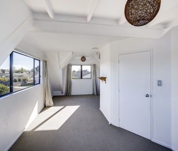 FOUR BEDROOM HOME IN TARADALE - Photo 2