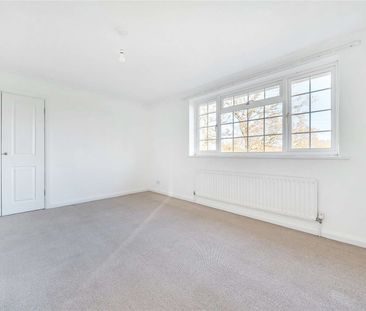 Four-bedroom detached home with countryside views. - Photo 3