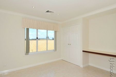 Coastal Living - SHORT TERM LEASE - Photo 3