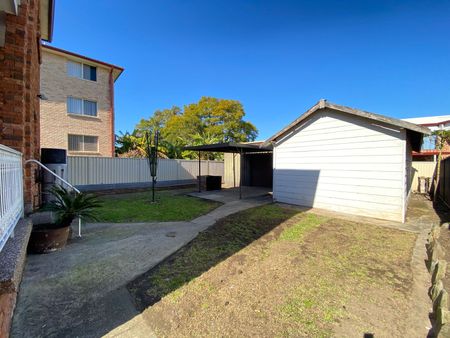 10 Cambridge Avenue, 2200, Bankstown Nsw - Photo 3