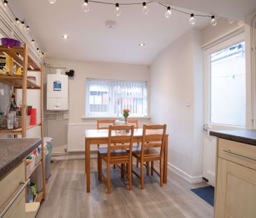 Ideal location for all universities! - Photo 3