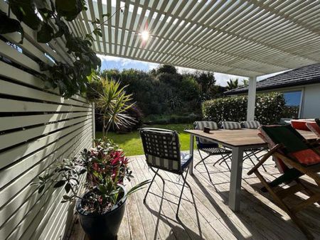 Modern Matakana Village central - Photo 2