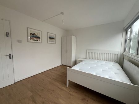 Room in a Shared Flat, Ramsey House, SW9 - Photo 3