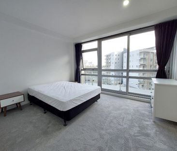 Recently Renovated Apartment - Photo 5