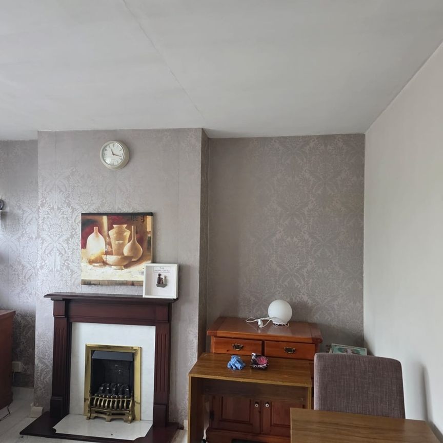 2 Bed Flat, The Paddocks, HA9 - Photo 1