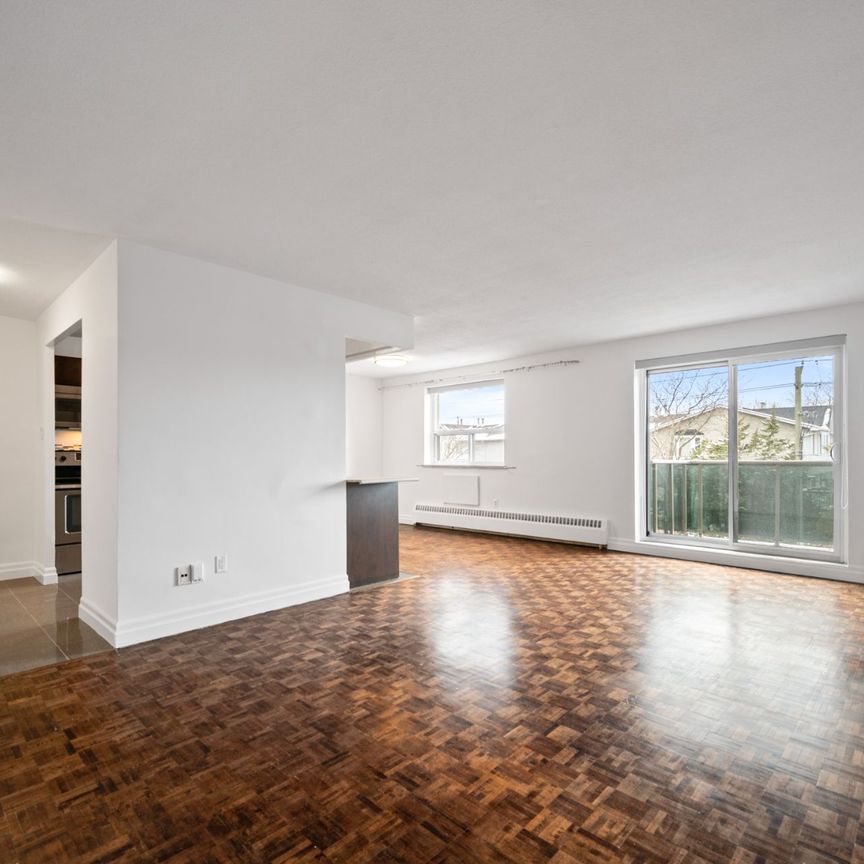 For Lease - 2300 Marine Drive Unit# 304, Oakville, Ontario - Photo 1