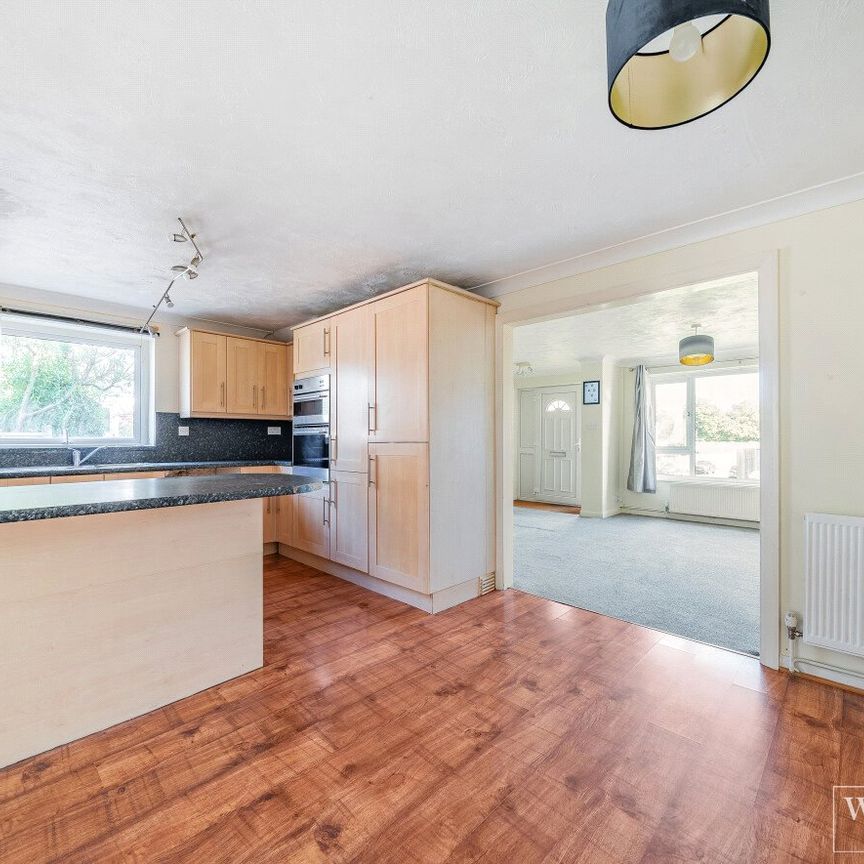 Gloucester Road, Bagshot, Surrey, GU19 - Photo 1