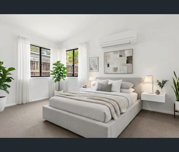 Modern Family Home with AIR CON in a Prime Forest Lake Location - Photo 4