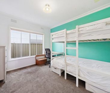 Charming Weatherboard! - Photo 3