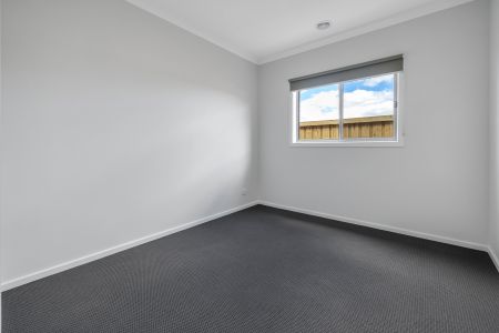 18 Bronwyn Way, Wyndham Vale VIC 3024 - House For Rent | Domain - Photo 4
