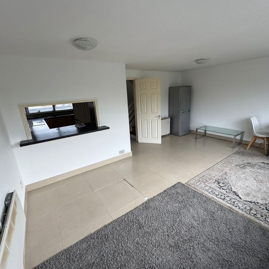 3 Bed Flat, Belland Drive, BS14 - Photo 1