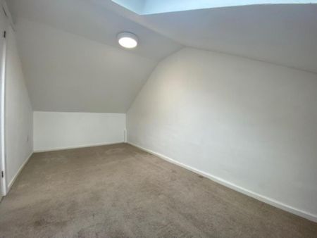 3 bedroom semi-detached bungalow to rent - Photo 4