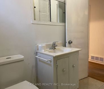 For Lease - 14170 Yonge Street Unit# Unit A, Aurora, Ontario - Photo 2