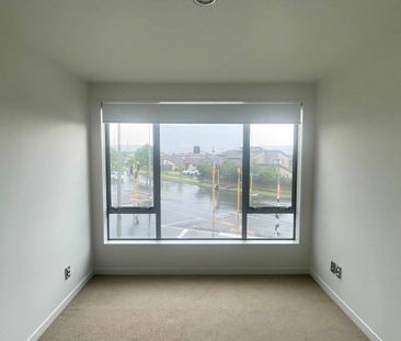 MODERN & STYLISH - Photo 2